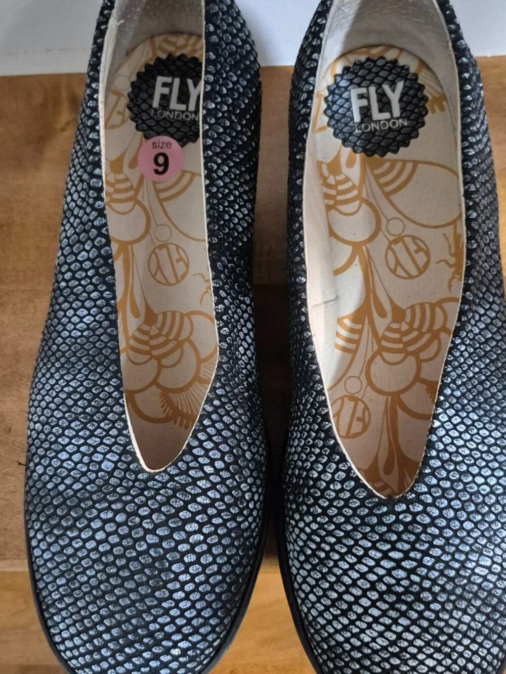 FLY LONDON Yaz Wedge Ballet Shoe Metallic Snake Print Leather - Size 9 - Picture 3 of 7